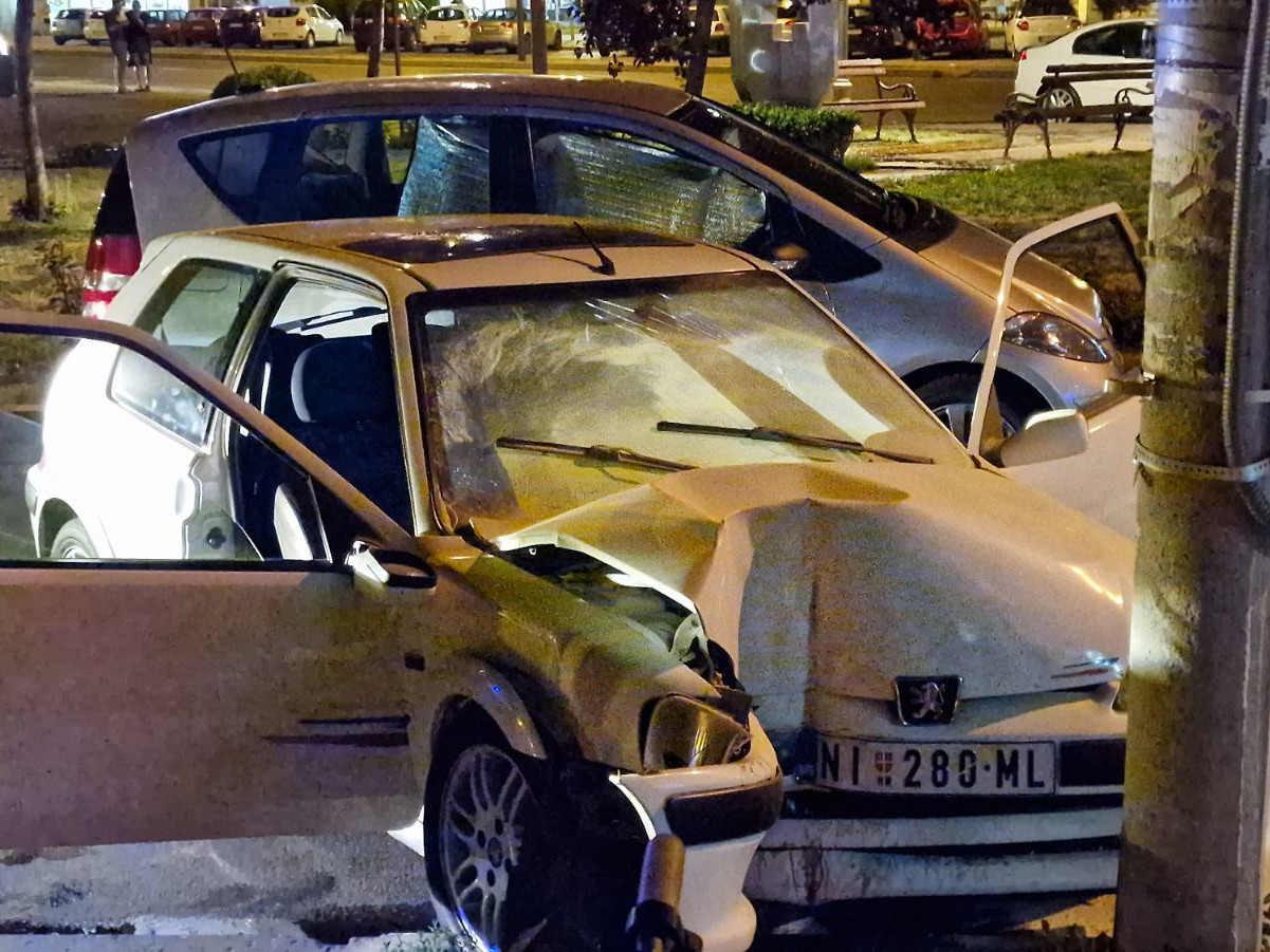 Teška saobraćajna nezgoda u Dušanovoj ulici u Nišu