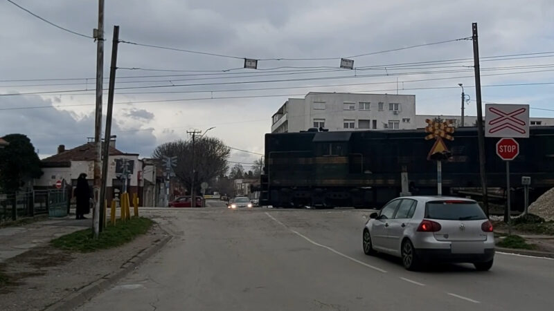 Neispravna rampa u ul. Generala Milojka Lešjanina (Video)