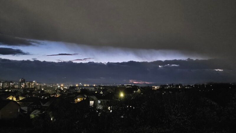 Hladno sa snegom, upozorenje na ledenu kišu