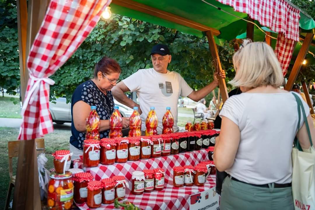 Bazar malih proizvođača hrane u Nišu