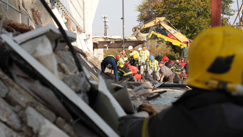 Strašna tragedija u Novom Sadu, srušila se konstrukcija na železničkoj stanici