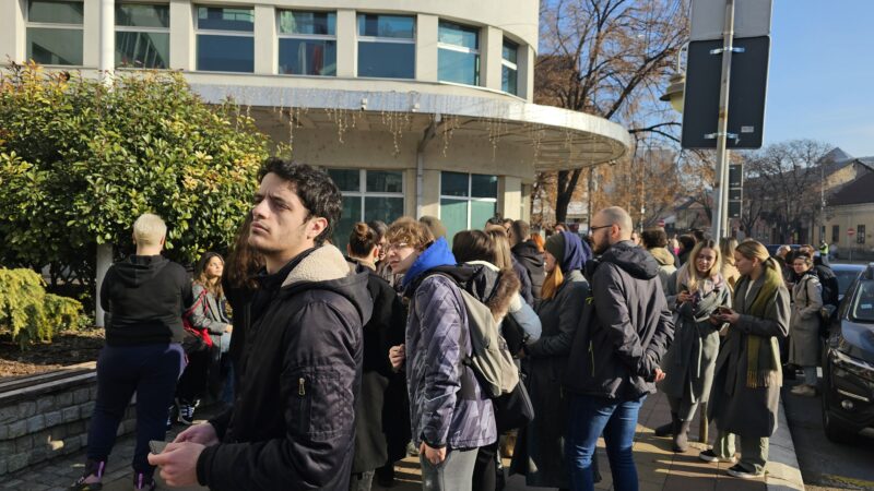 Ministarka napustila raspravu, studenti ušli u skupštinsku salu