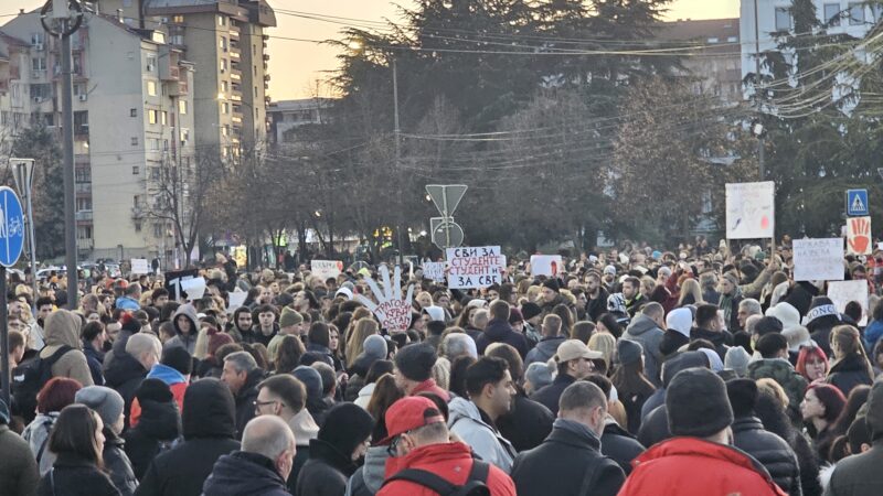 Studentima se u protestu pridružili i sugrađani