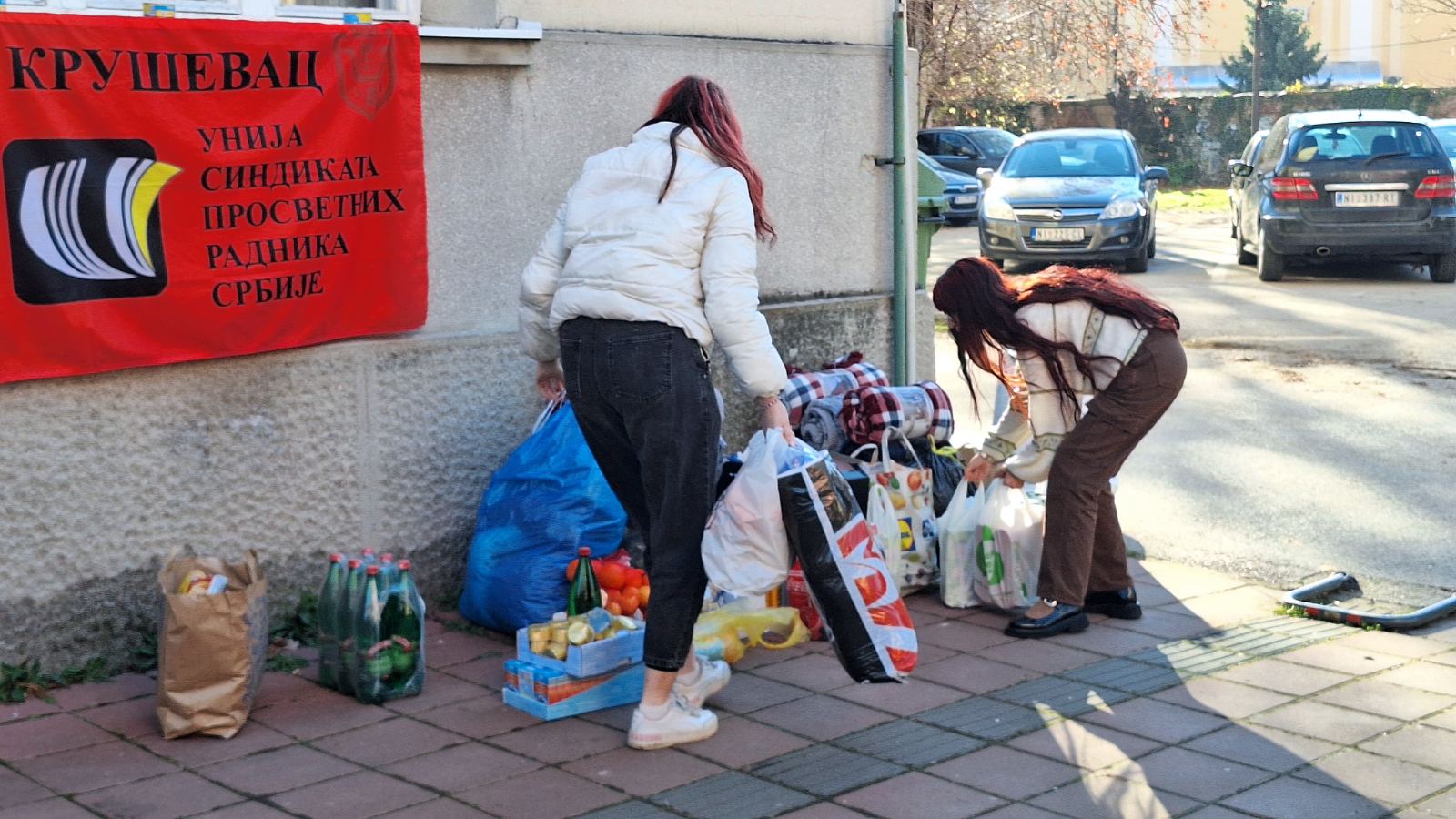 Prosvetari doneli hranu niškim studentima