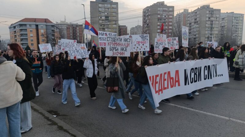 Niš: Blokada četiri mosta, centralni protest na Trgu kralja Milana