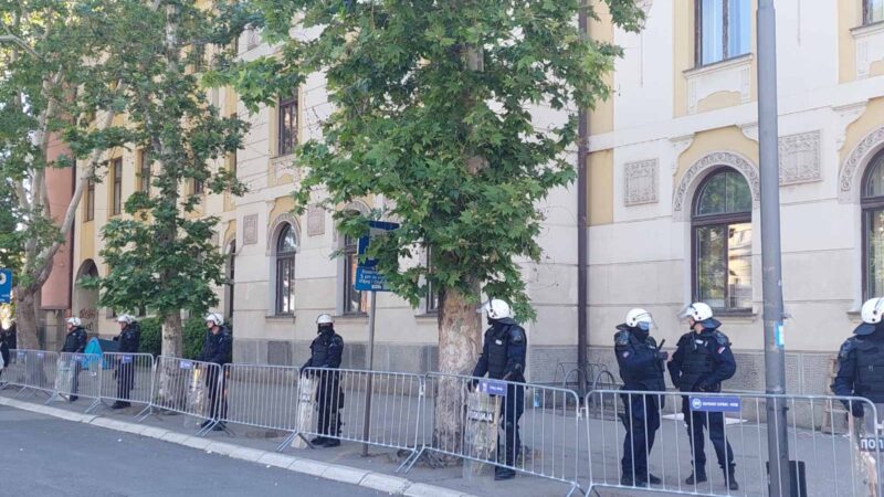 Niš: Policija prekinula blokadu Suda