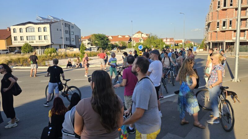 Kamionom pokušao da prođe kroz blokadu