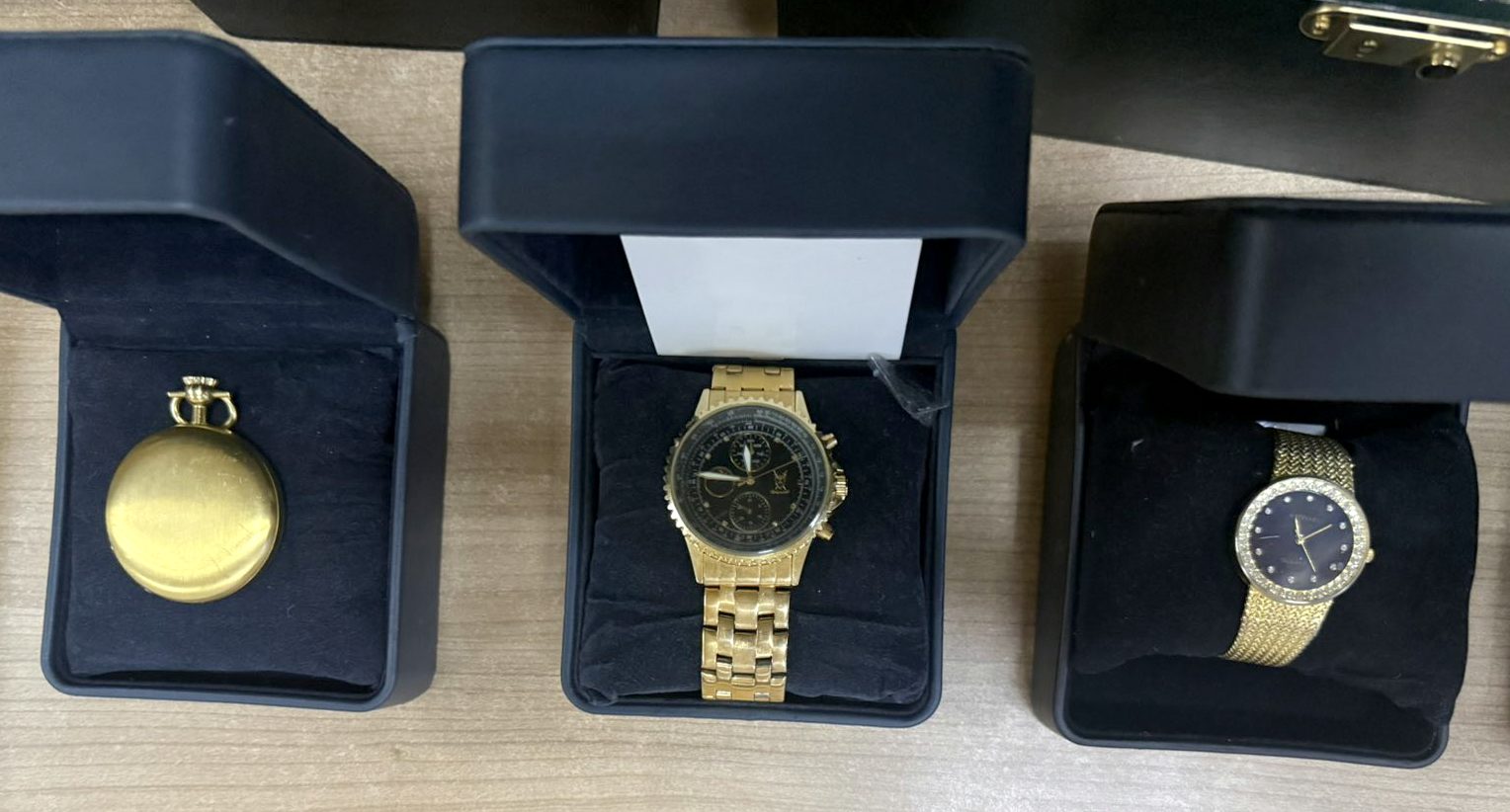 Zaplenjene neprijavljene dragocenosti, numizmatika i narkotici