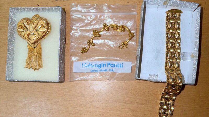 Zaplenjene neprijavljene dragocenosti