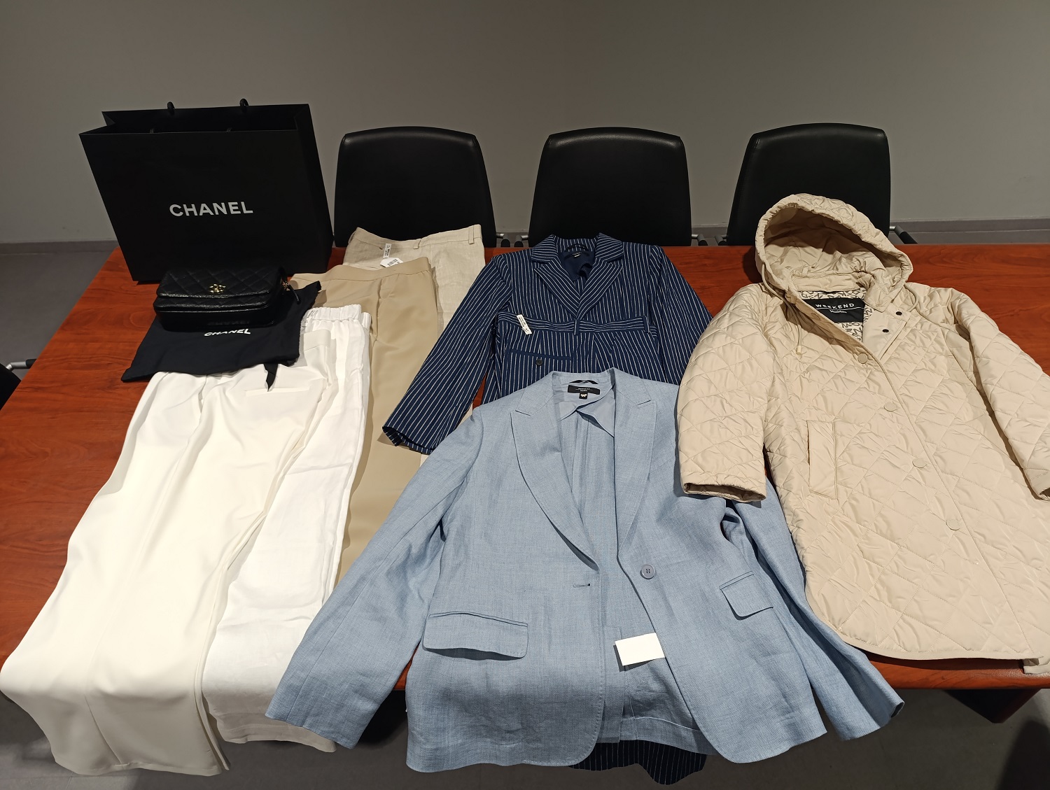 Luksuzna roba zaplenjena na aerodromu