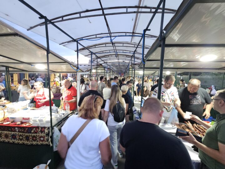 Prvi noćni market na pijaci u Panteleju