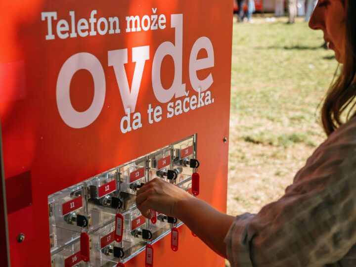 Konferencija #BoljiOnline PAUZA: Da li smo danas više  online ili zaista tu?