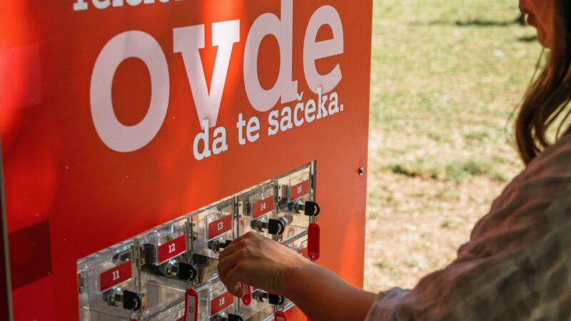 Konferencija #BoljiOnline PAUZA: Da li smo danas više  online ili zaista tu?
